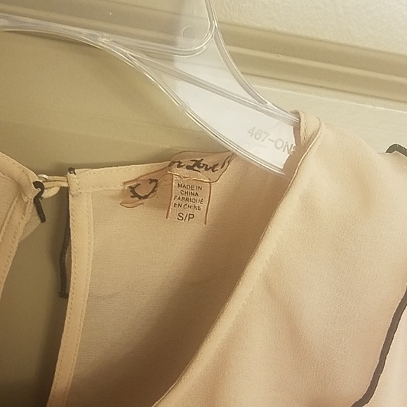 🦄 Souffle Ruffle Dress - Picture 4 of 8